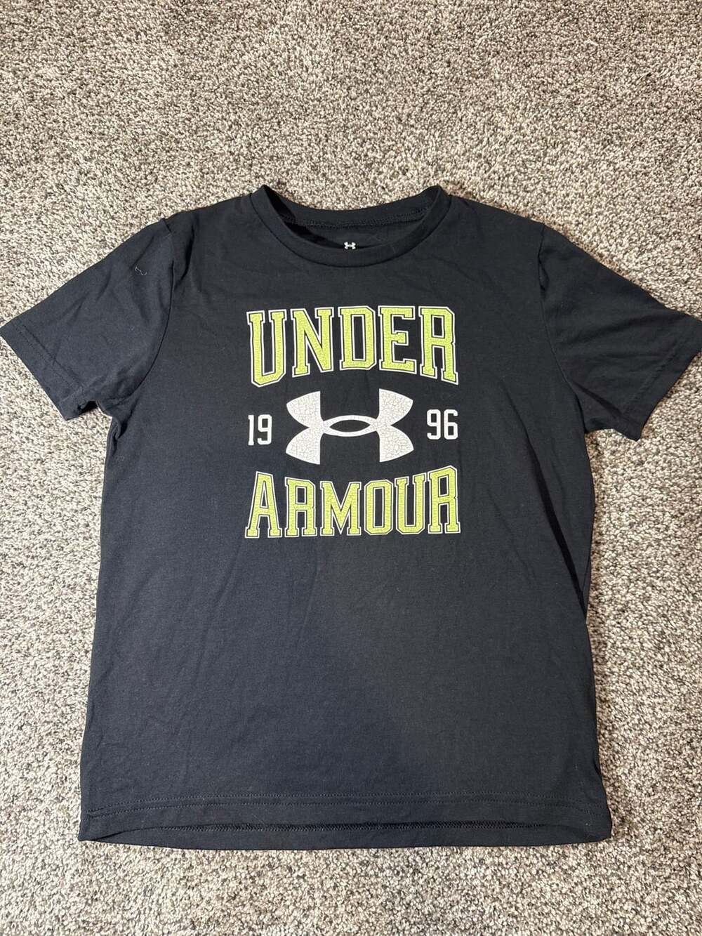 Under Armour Boys 1996 Vintage Logo Short Sleeve Tee Black YS